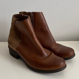 Bogs Brown Carly Low Waterproof Leather Ankle Boots Size 9